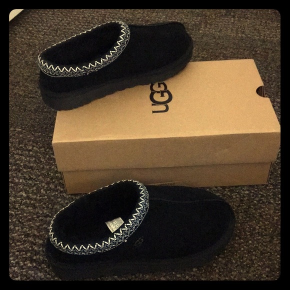 UGG Shoes - Ugg Black Tasman Slippers in Size 8